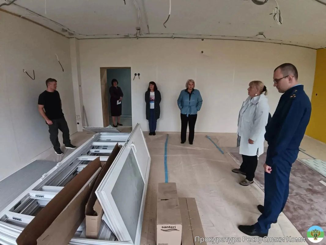 Прокурор г. Воркуты Сергей Данилов в рамках надзорного сопровождения посетил МОУ «Средняя общеобразовательная школа 35» г. Воркуты и МБУ ДО «Северная детская музыкальная школа», где в рамках реализации нацпроектов «Молодежь... Прокурор г. Воркуты Сергей Данилов в рамках надзорного сопровождения посетил МОУ «Средняя общеобразовательная школа 35» г. Воркуты и МБУ ДО «Северная детская музыкальная школа», где в рамках реализации нацпроектов «Молодежь...