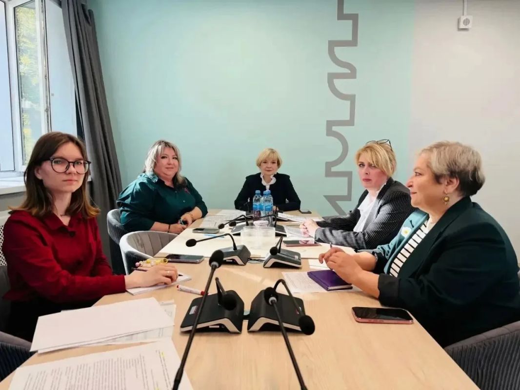 Сегодня заместитель руководителя администрации Сыктывкара - начальник управления образования Ольга Бригида провела заседание Координационного совета Движения Первых Сегодня заместитель руководителя администрации Сыктывкара - начальник управления образования Ольга Бригида провела заседание Координационного совета Движения Первых