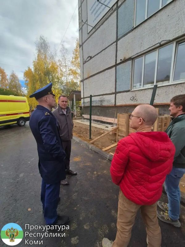 Работники прокуратуры г. Ухты в рамках надзорного сопровождения посетили МОУ «Средняя общеобразовательная школа №21» и ГБУЗ РК «Ухтинская городская поликлиника», в которых в рамках нацпроектов «Молодёжь и дети» и... Работники прокуратуры г. Ухты в рамках надзорного сопровождения посетили МОУ «Средняя общеобразовательная школа №21» и ГБУЗ РК «Ухтинская городская поликлиника», в которых в рамках нацпроектов «Молодёжь и дети» и...
