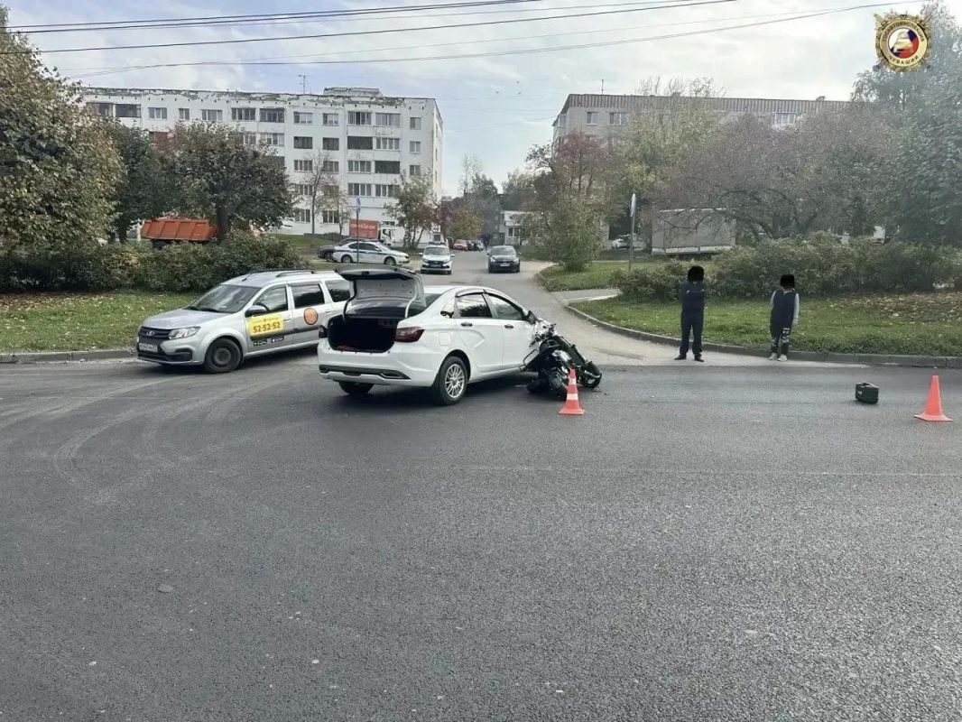 Курьер на электровелосипеде пострадал в ДТП в Чебоксарах