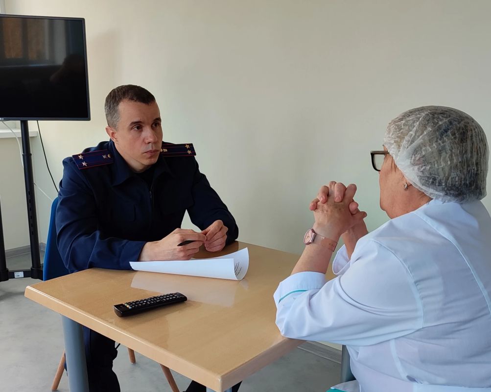 Исполняющий обязанности руководителя следственного управления поздравил постояльцев республиканского госпиталя ветеранов и участников боевых действий с наступающим Днем пожилых людей Исполняющий обязанности руководителя следственного управления поздравил постояльцев республиканского госпиталя ветеранов и участников боевых действий с наступающим Днем пожилых людей