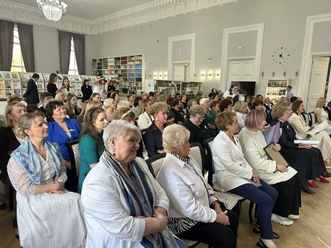В Сыктывкаре состоялся женский форум «История добрых дел длиною в 105 лет» В Сыктывкаре состоялся женский форум «История добрых дел длиною в 105 лет»