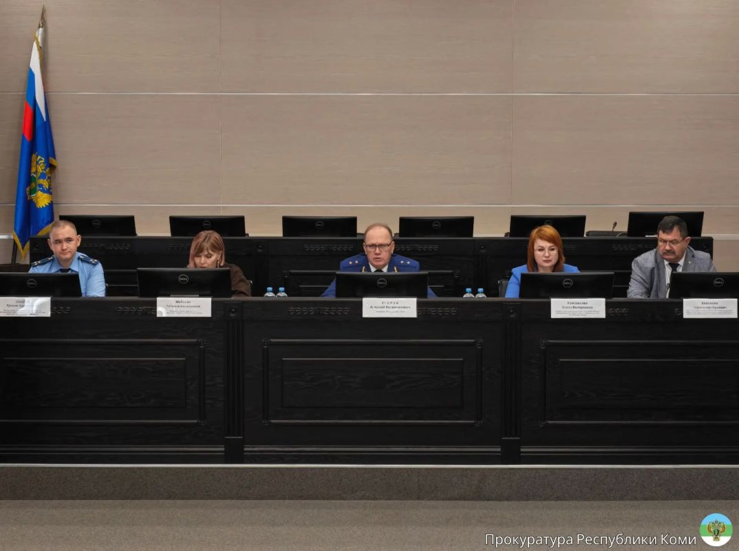 В преддверии Дня пожилых людей, 30 сентября 2026 года, прокурор Республики Коми Николай Егоров провел личный прием председателей местных организаций ветеранов В преддверии Дня пожилых людей, 30 сентября 2026 года, прокурор Республики Коми Николай Егоров провел личный прием председателей местных организаций ветеранов