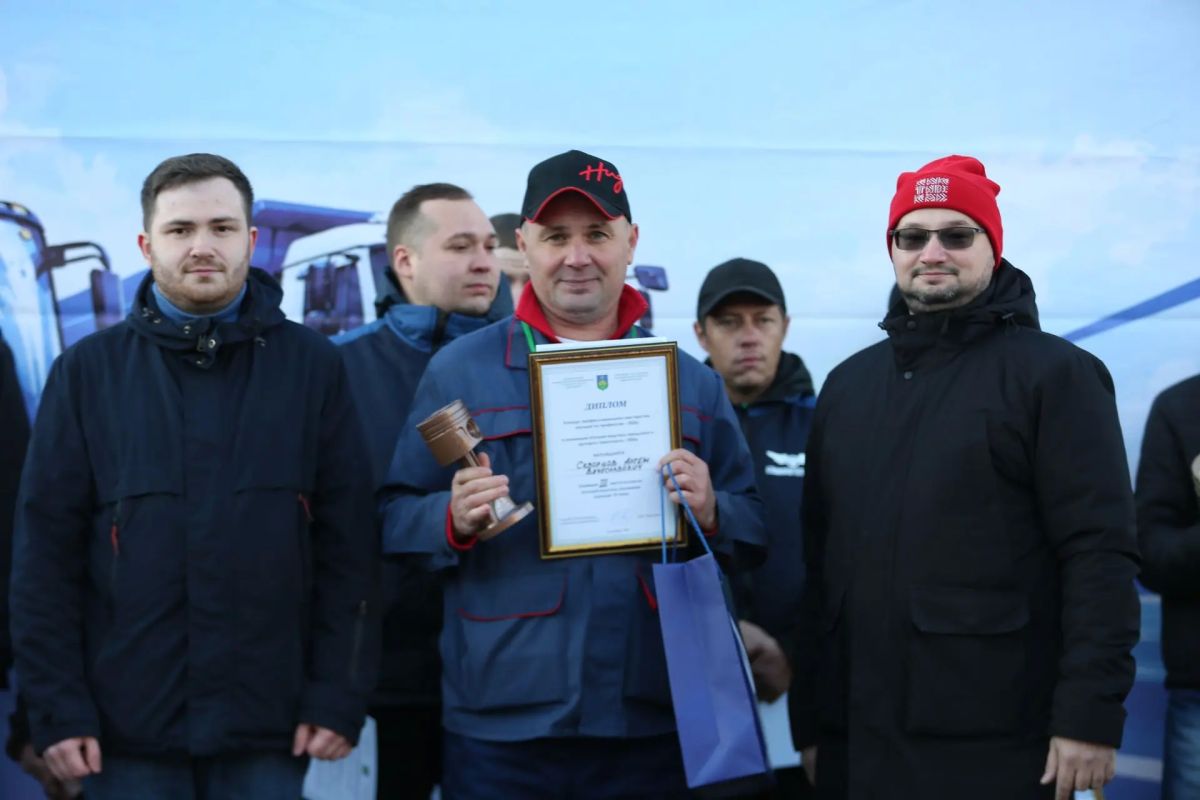 Максим Мартышин: Сегодня на Театральной площади определили лучших водителей Сыктывкара Максим Мартышин: Сегодня на Театральной площади определили лучших водителей Сыктывкара