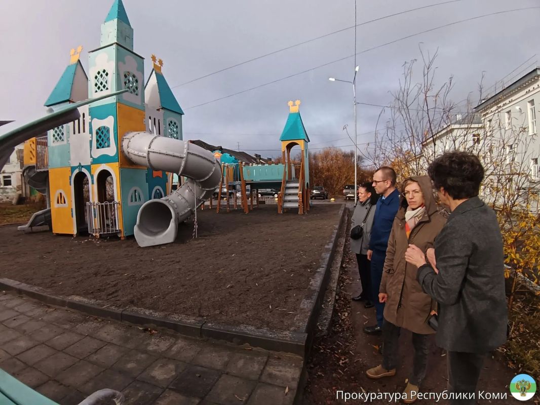 Прокурор г. Воркуты Сергей Данилов совместно с заместителем руководителя Агентства проектного управления РК Ольгой Сафиной посетили объекты, строительство и ремонт которых производится за счёт бюджетных средств в рамках... Прокурор г. Воркуты Сергей Данилов совместно с заместителем руководителя Агентства проектного управления РК Ольгой Сафиной посетили объекты, строительство и ремонт которых производится за счёт бюджетных средств в рамках...