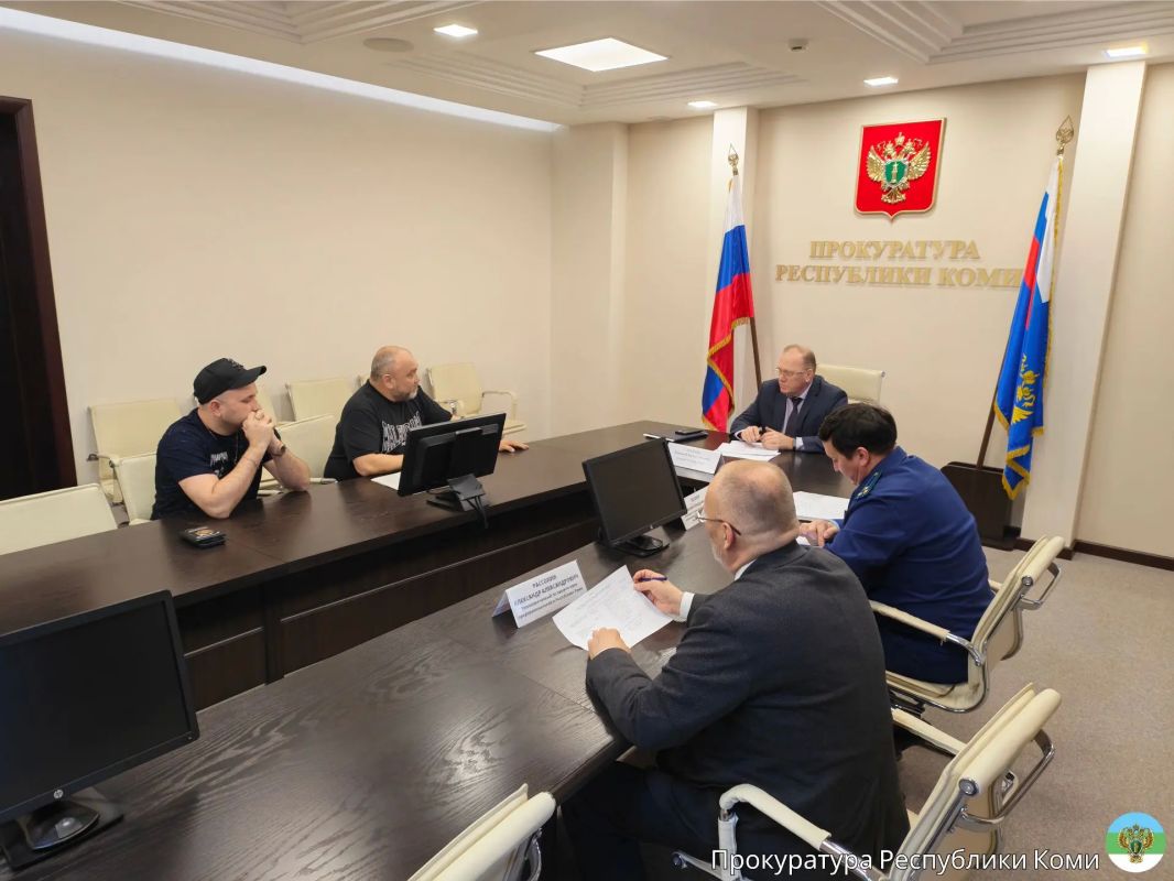 Сегодня прокурор Республики Коми Николай Егоров в рамках Всероссийского дня приема предпринимателей встретился с представителями бизнес-сообщества Сегодня прокурор Республики Коми Николай Егоров в рамках Всероссийского дня приема предпринимателей встретился с представителями бизнес-сообщества