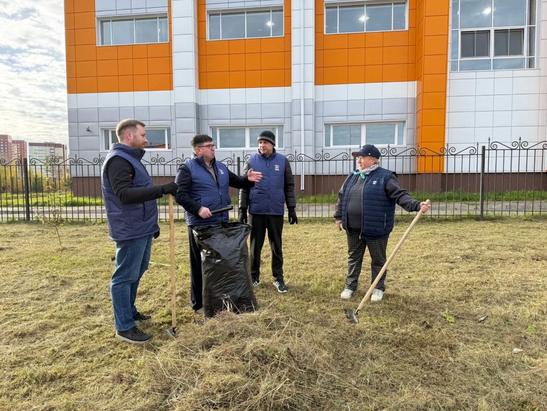 Максим Мартышин: На уходящей неделе депутаты Совета Сыктывкара приняли участие в акции по уборке территории города Максим Мартышин: На уходящей неделе депутаты Совета Сыктывкара приняли участие в акции по уборке территории города