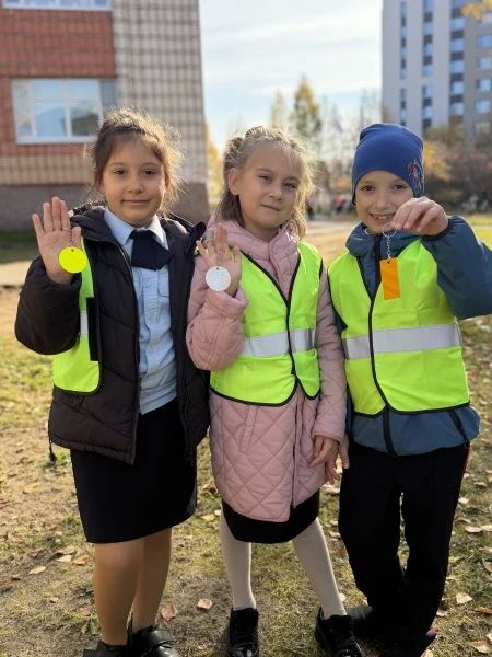 Сотрудники региональной Госавтоинспекции провели для подшефных кадетов пешую экскурсию «Мой безопасный маршрут» Сотрудники региональной Госавтоинспекции провели для подшефных кадетов пешую экскурсию «Мой безопасный маршрут»