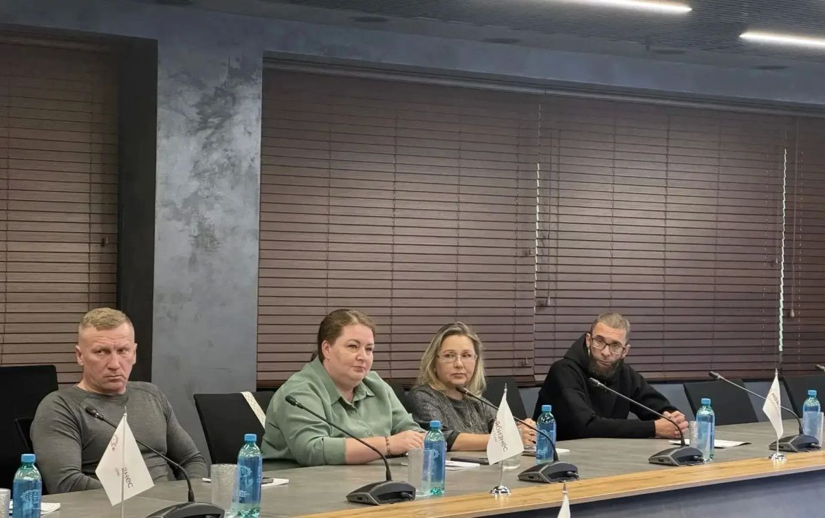 Ростислав Гольдштейн: В Сыктывкаре стартовало обучение по программе «Дело сильных» Ростислав Гольдштейн: В Сыктывкаре стартовало обучение по программе «Дело сильных»
