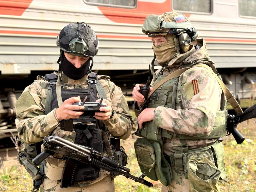 ОМОН «Зырянин» Росгвардии принял участие в межведомственных учениях по обеспечению общественной безопасности на железнодорожном транспорте в Сыктывкаре ОМОН «Зырянин» Росгвардии принял участие в межведомственных учениях по обеспечению общественной безопасности на железнодорожном транспорте в Сыктывкаре