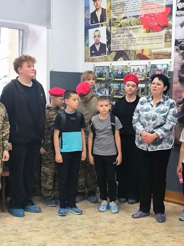 В Емве открылась музейная экспозиция в честь земляков – героев специальной военной операции В Емве открылась музейная экспозиция в честь земляков – героев специальной военной операции