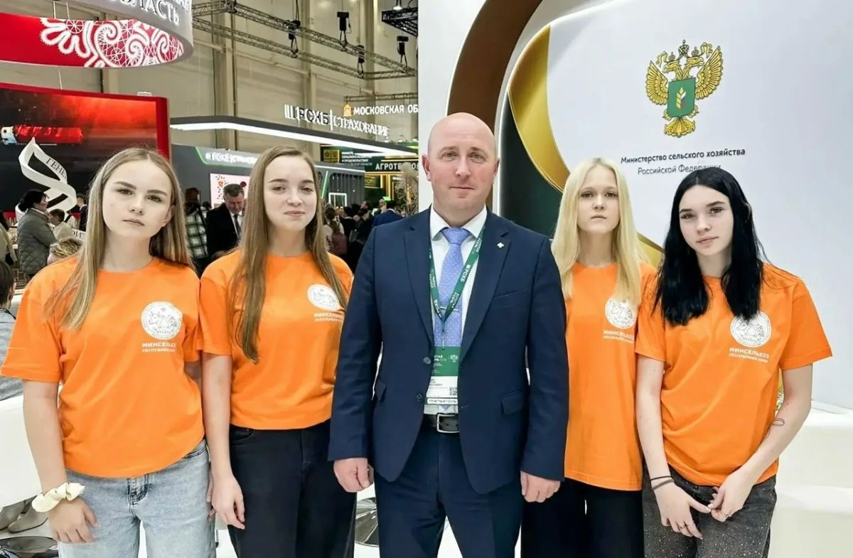 Юные аграрии из Пажги посетили «Золотую осень» в Москве и увезли главный приз Юные аграрии из Пажги посетили «Золотую осень» в Москве и увезли главный приз