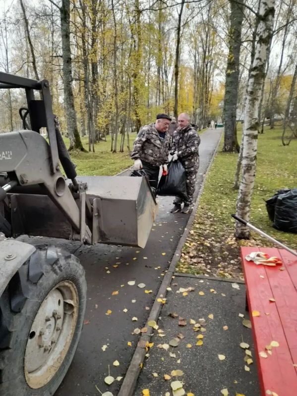 Максим Мартышин: Сегодня в Кировском парке прошёл субботник Максим Мартышин: Сегодня в Кировском парке прошёл субботник