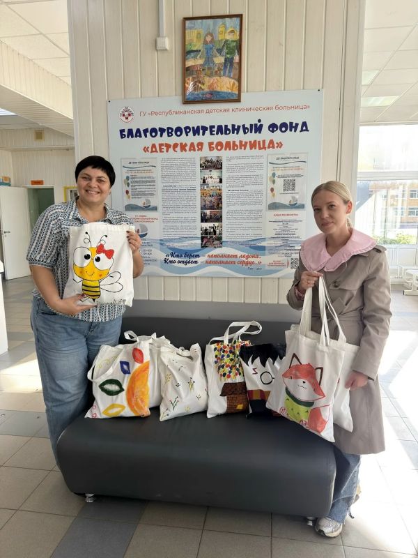 День рождения, который согревает: волонтёр из Коми передала в детскую больницу наборы с канцелярией