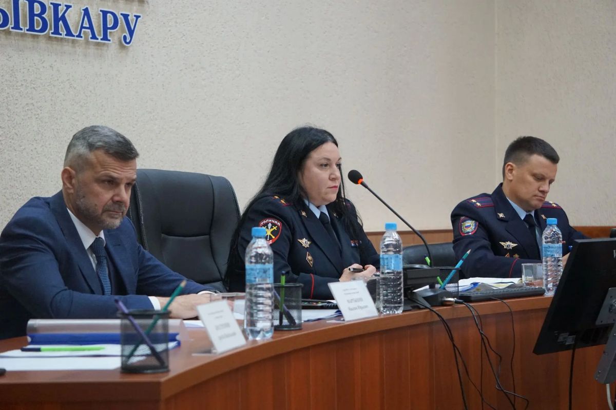 Максим Мартышин: Сегодня в УМВД России по городу Сыктывкару подвели итоги работы за девять месяцев и наметили задачи на будущее Максим Мартышин: Сегодня в УМВД России по городу Сыктывкару подвели итоги работы за девять месяцев и наметили задачи на будущее
