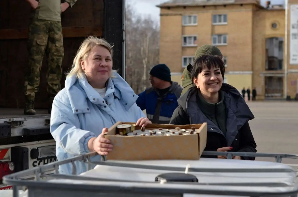 На передовую из Ухты отправилась очередная партия гуманитарной помощи На передовую из Ухты отправилась очередная партия гуманитарной помощи