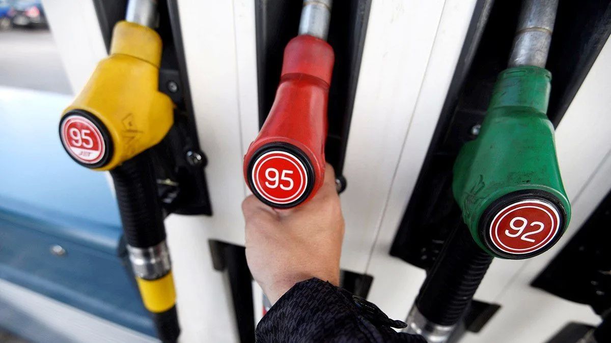 В Петербурге зафиксировали подорожание бензина на 0,5%
