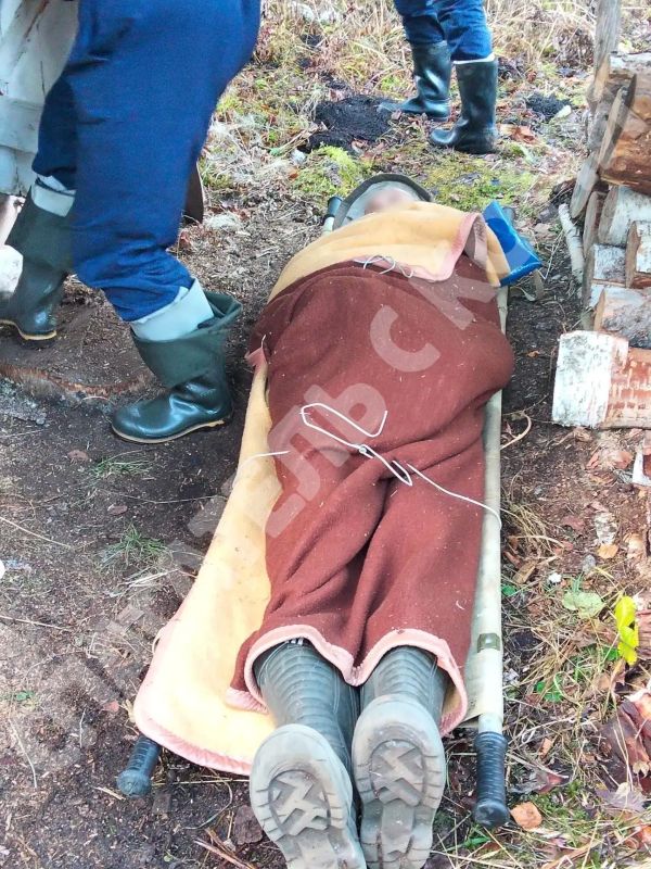 Парализованного 65летнего рыбака эвакуировали из лесной избы в Ижемском районе спасатели Ухтинского отделения «СПАСКОМИ» Парализованного 65летнего рыбака эвакуировали из лесной избы в Ижемском районе спасатели Ухтинского отделения «СПАСКОМИ»
