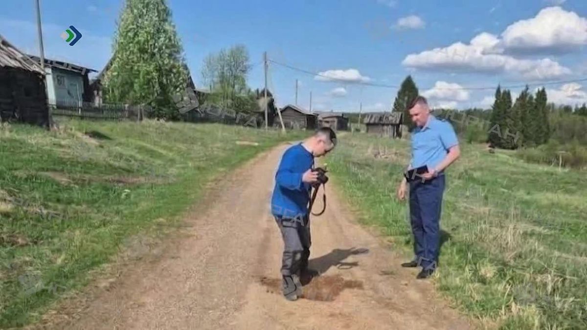 Песка не досыпали во время ремонта дороги в деревне Великополье Усть-Куломского района