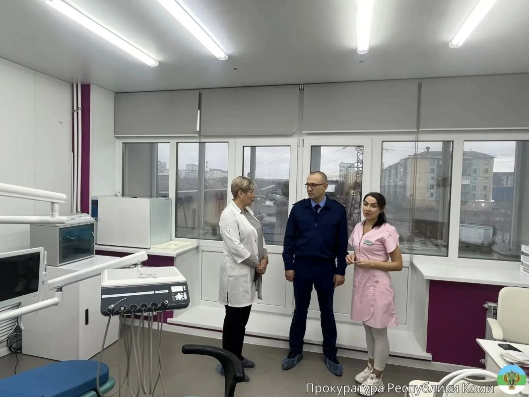 Прокурор Воркуты Сергей Данилов посетил ЛПК «Заполярье» ГБУЗ РК «Воркутинская больница скорой медицинской помощи», в который в 2025 году за счет средств бюджета республики поставлено 94 единицы медоборудования, 30 из которых... Прокурор Воркуты Сергей Данилов посетил ЛПК «Заполярье» ГБУЗ РК «Воркутинская больница скорой медицинской помощи», в который в 2025 году за счет средств бюджета республики поставлено 94 единицы медоборудования, 30 из которых...