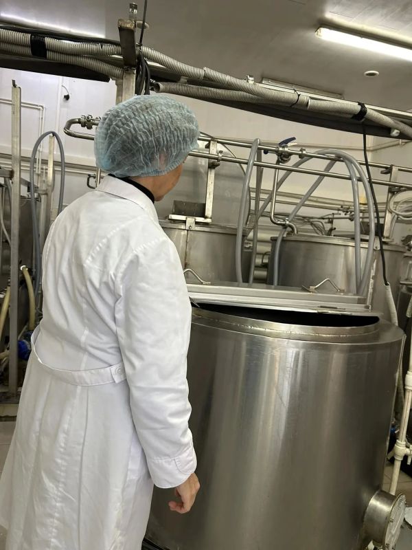 Контроль за качеством выпускаемой продукцией местных производителей молочной продукции является приоритетным направлением деятельности санитарной службы Контроль за качеством выпускаемой продукцией местных производителей молочной продукции является приоритетным направлением деятельности санитарной службы