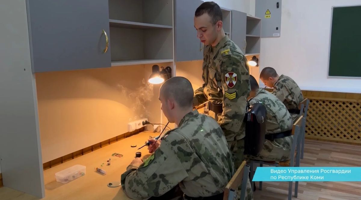 Курсанты Пермского военного института Росгвардии оттачивают мастерство в Сыктывкаре Курсанты Пермского военного института Росгвардии оттачивают мастерство в Сыктывкаре