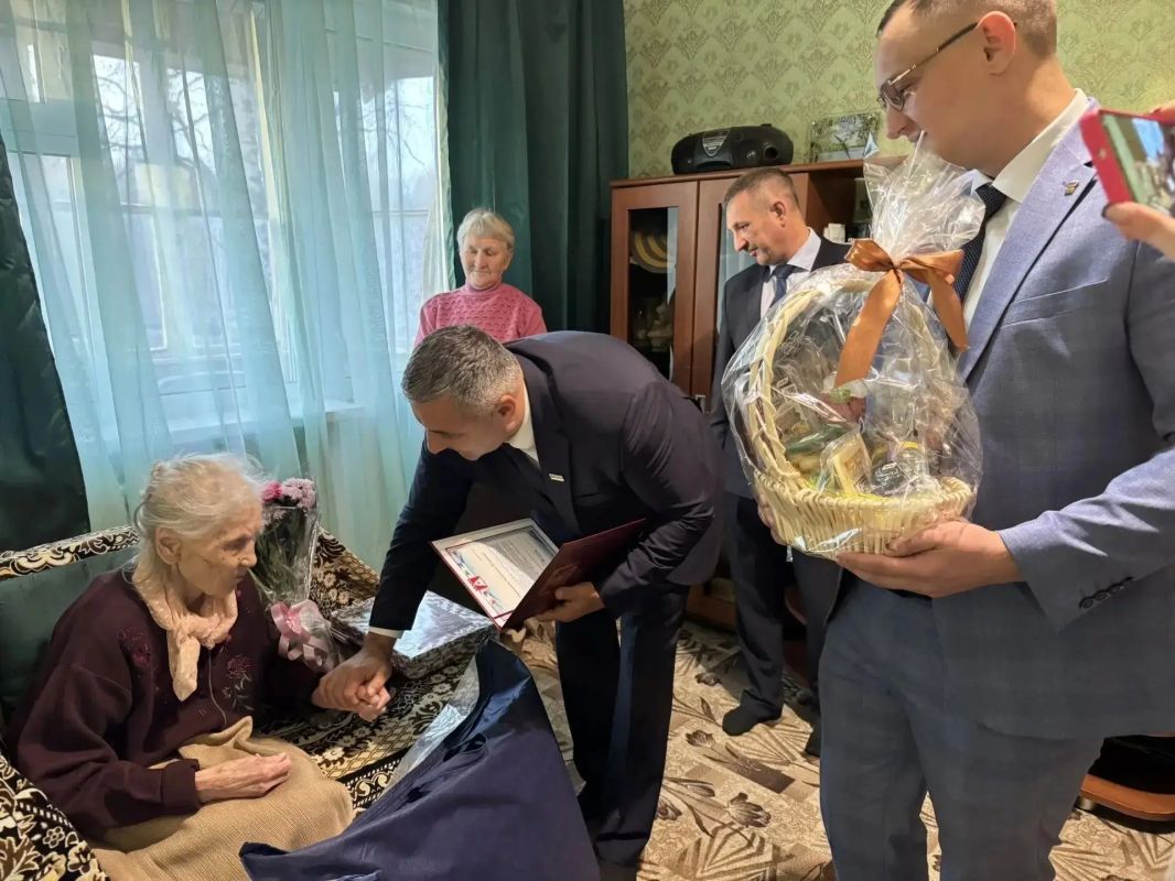 В Ухте поздравили труженицу тыла Анастасию Петровну Фишову со 100-летним юбилеем