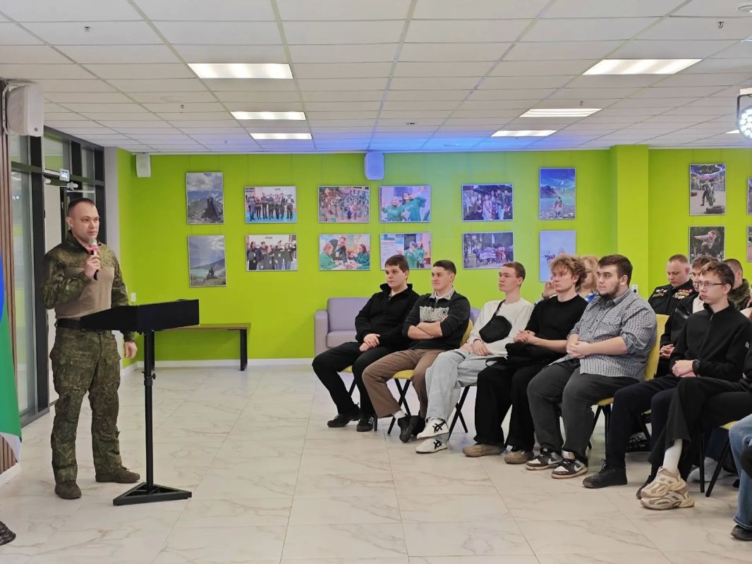 Студенты Сыктывкара попробовали себя в роли операторов БПЛА и научились останавливать кровотечение на форуме «Формула единства» Студенты Сыктывкара попробовали себя в роли операторов БПЛА и научились останавливать кровотечение на форуме «Формула единства»