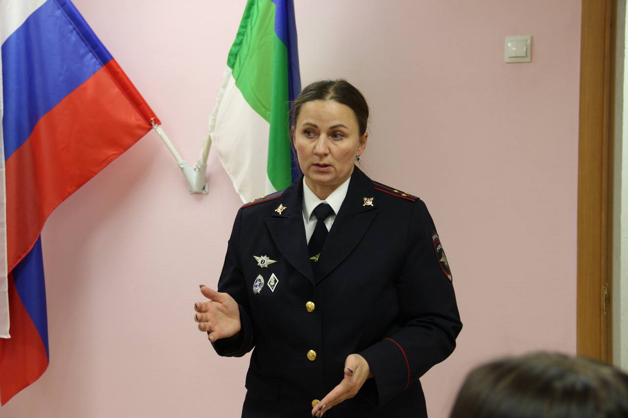 Женсовет полиции Сыктывкара организовал профилактическое мероприятие для подшефных воспитанников детдома №1