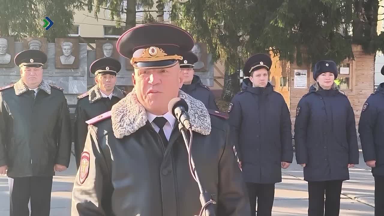97 офицеров и сержантов полиции приняли присягу у Вечного огня в Сыктывкаре
