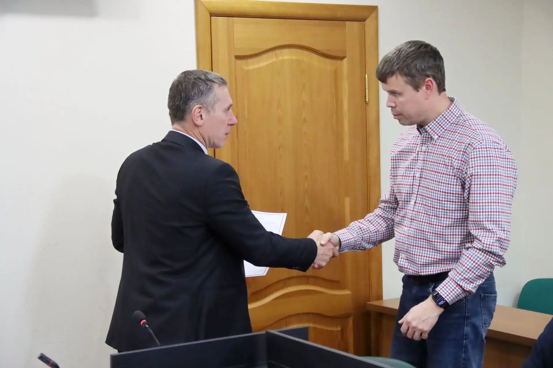 Максим Мартышин: В администрации Сыктывкара вручили паспорта готовности теплоснабжающим и теплосетевым организациям